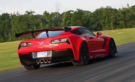2019 Chevrolet Corvette ZR1 Rear Three-Quarter Wallpapers 450x275 (90)