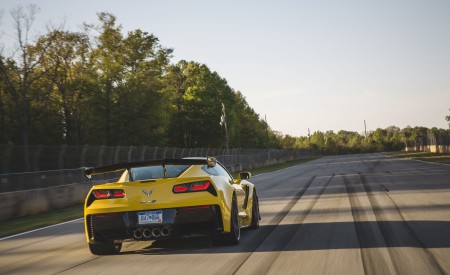 2019 Chevrolet Corvette ZR1 Rear Three-Quarter Wallpapers 450x275 (40)