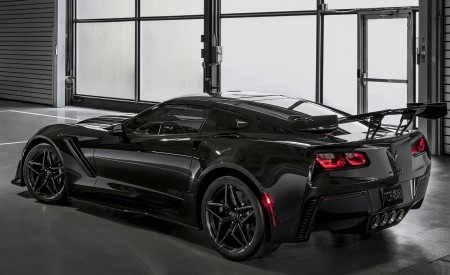 2019 Chevrolet Corvette ZR1 Rear Three-Quarter Wallpapers 450x275 (76)