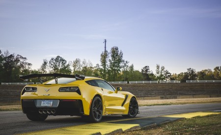 2019 Chevrolet Corvette ZR1 Rear Three-Quarter Wallpapers 450x275 (45)