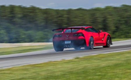 2019 Chevrolet Corvette ZR1 Rear Wallpapers 450x275 (103)
