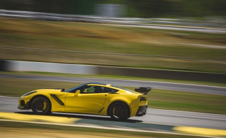 2019 Chevrolet Corvette ZR1 Side Wallpapers 450x275 (37)