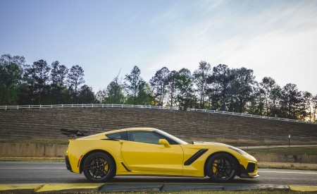 2019 Chevrolet Corvette ZR1 Side Wallpapers 450x275 (43)