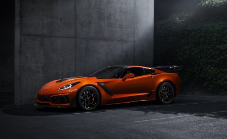 2019 Chevrolet Corvette ZR1 Side Wallpapers 450x275 (73)