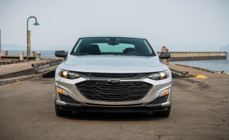 2019 Chevrolet Malibu RS Front Wallpapers 450x275 (29)