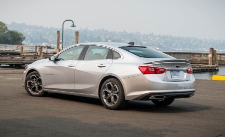 2019 Chevrolet Malibu RS Rear Three-Quarter Wallpapers 450x275 (30)