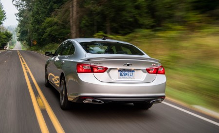 2019 Chevrolet Malibu RS Rear Three-Quarter Wallpapers 450x275 (26)