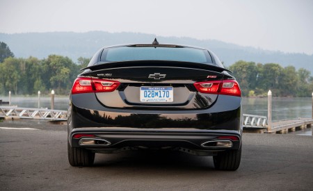 2019 Chevrolet Malibu RS Rear Wallpapers 450x275 (12)