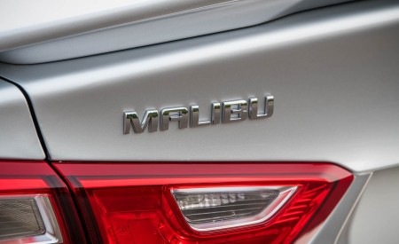 2019 Chevrolet Malibu RS Tail Light Wallpapers 450x275 (33)