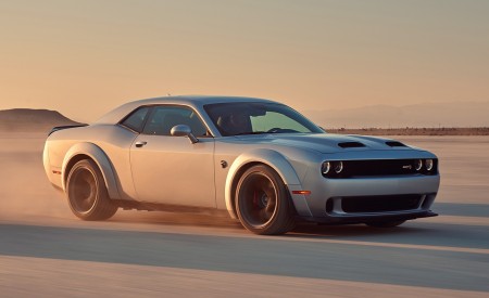 2019 Dodge Challenger SRT Hellcat Redeye Front Three-Quarter Wallpapers 450x275 (30)