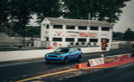 2019 Dodge Challenger SRT Hellcat Redeye Front Three-Quarter Wallpapers 450x275 (6)