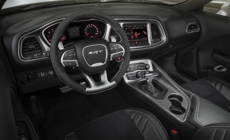 2019 Dodge Challenger SRT Hellcat Redeye Interior Wallpapers 450x275 (43)