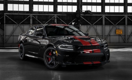 2019 Dodge Charger SRT Hellcat Front Three-Quarter Wallpapers 450x275 (13)