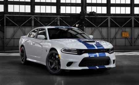 2019 Dodge Charger SRT Hellcat Front Three-Quarter Wallpapers 450x275 (11)