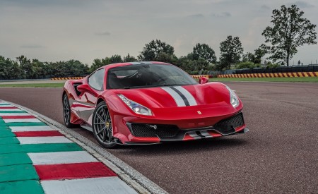 2019 Ferrari 488 Pista Front Three-Quarter Wallpapers 450x275 (10)
