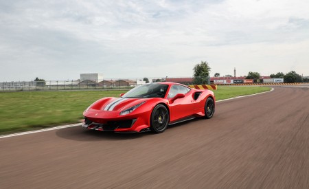 2019 Ferrari 488 Pista Front Wallpapers 450x275 (27)
