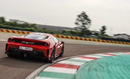 2019 Ferrari 488 Pista Rear Three-Quarter Wallpapers 450x275 (39)
