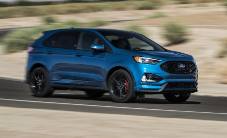 2019 Ford Edge ST Front Three-Quarter Wallpapers 450x275 (27)