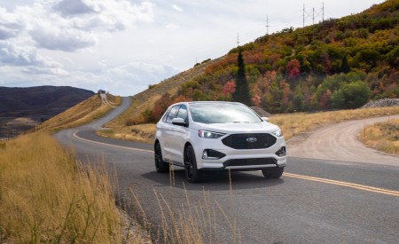 2019 Ford Edge Titanium Front Wallpapers 450x275 (57)