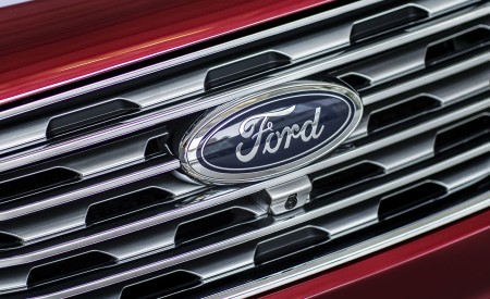 2019 Ford Edge Titanium Grill Wallpapers 450x275 (49)