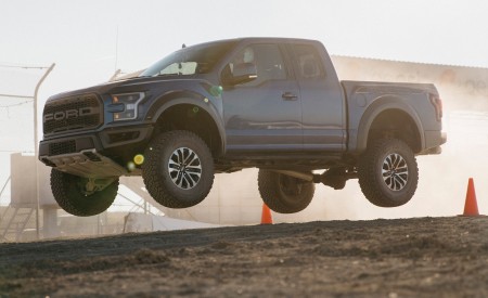 2019 Ford F-150 Raptor Off-Road Wallpapers 450x275 (19)