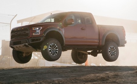 2019 Ford F-150 Raptor Off-Road Wallpapers 450x275 (23)