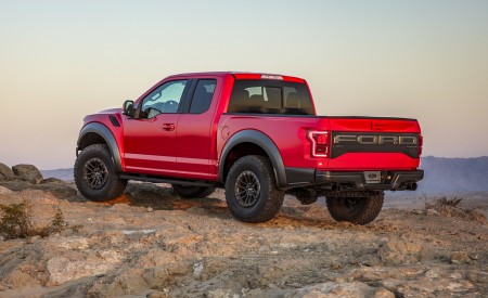 2019 Ford F-150 Raptor Rear Three-Quarter Wallpapers 450x275 (54)