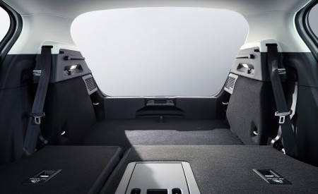 2019 Ford Focus Active Trunk Wallpapers 450x275 (62)
