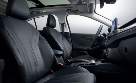 2019 Ford Focus Hatchback Vignale Interior Front Seats Wallpapers 450x275 (48)