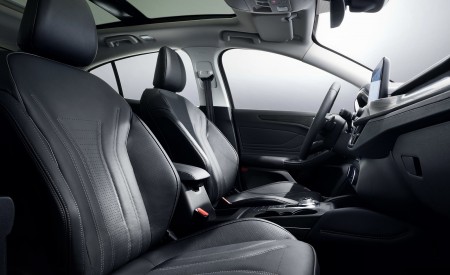 2019 Ford Focus Hatchback Vignale Interior Front Seats Wallpapers 450x275 (47)