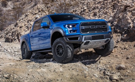 2019 Ford F‑150 Raptor Front Three-Quarter Wallpapers 450x275 (2)