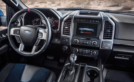 2019 Ford F‑150 Raptor Interior Wallpapers 450x275 (37)