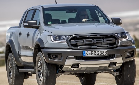 2019 Ford Ranger Raptor (Color: Conquer Grey) Front Three-Quarter Wallpapers 450x275 (15)