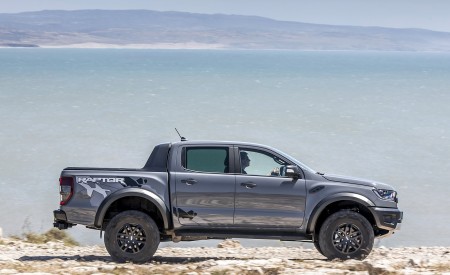 2019 Ford Ranger Raptor (Color: Conquer Grey) Off-Road Wallpapers 450x275 (24)
