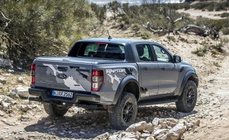 2019 Ford Ranger Raptor (Color: Conquer Grey) Off-Road Wallpapers 450x275 (33)