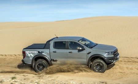 2019 Ford Ranger Raptor (Color: Conquer Grey) Off-Road Wallpapers 450x275 (43)