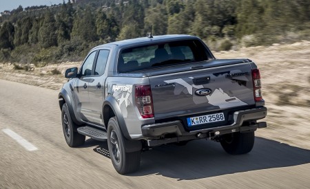 2019 Ford Ranger Raptor (Color: Conquer Grey) Rear Wallpapers 450x275 (9)