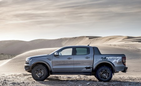 2019 Ford Ranger Raptor (Color: Conquer Grey) Side Wallpapers 450x275 (52)