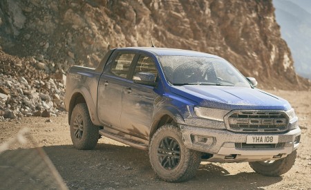 2019 Ford Ranger Raptor Front Three-Quarter Wallpapers 450x275 (173)