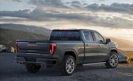2019 GMC Sierra Denali Rear Three-Quarter Wallpapers 450x275 (10)