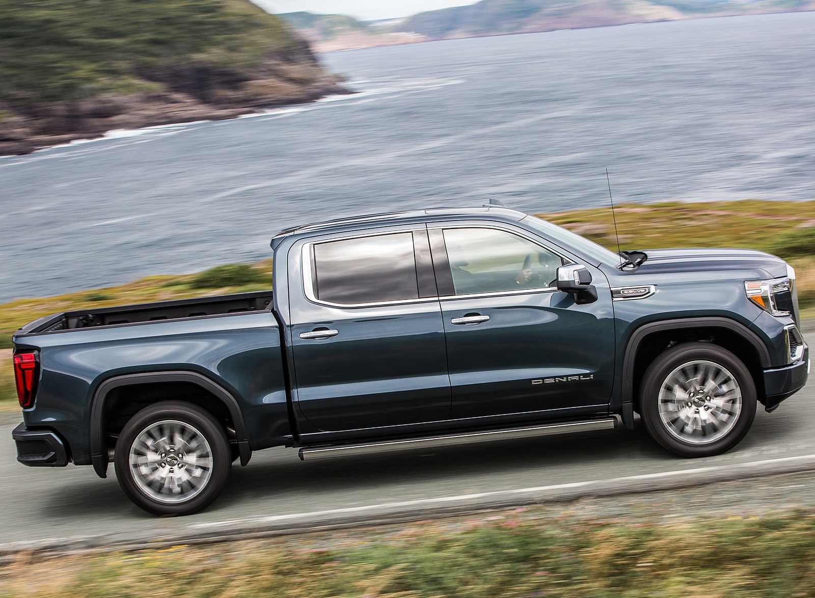2019 GMC Sierra Denali Side Wallpapers (6)