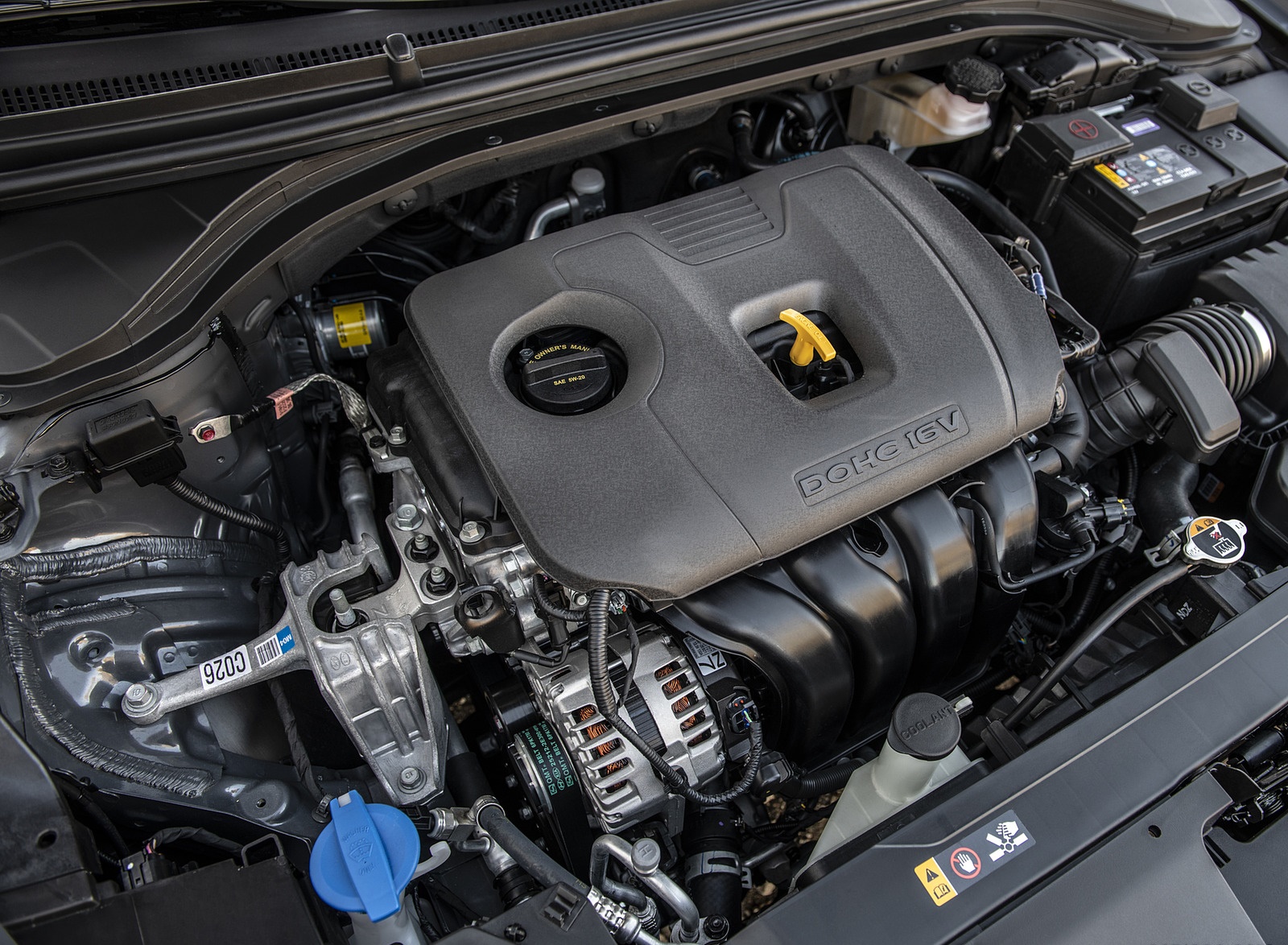 2019 Hyundai Elantra Engine Wallpapers (15)