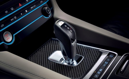 2019 Jaguar F-PACE SVR Interior Detail Wallpapers 450x275 (101)