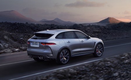 2019 Jaguar F-PACE SVR Rear Three-Quarter Wallpapers 450x275 (78)