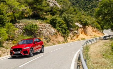 2019 Jaguar F-Pace SVR (Color: Firenze Red) Front Three-Quarter Wallpapers 450x275 (32)