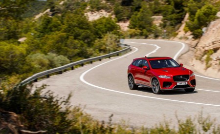 2019 Jaguar F-Pace SVR (Color: Firenze Red) Front Three-Quarter Wallpapers 450x275 (14)