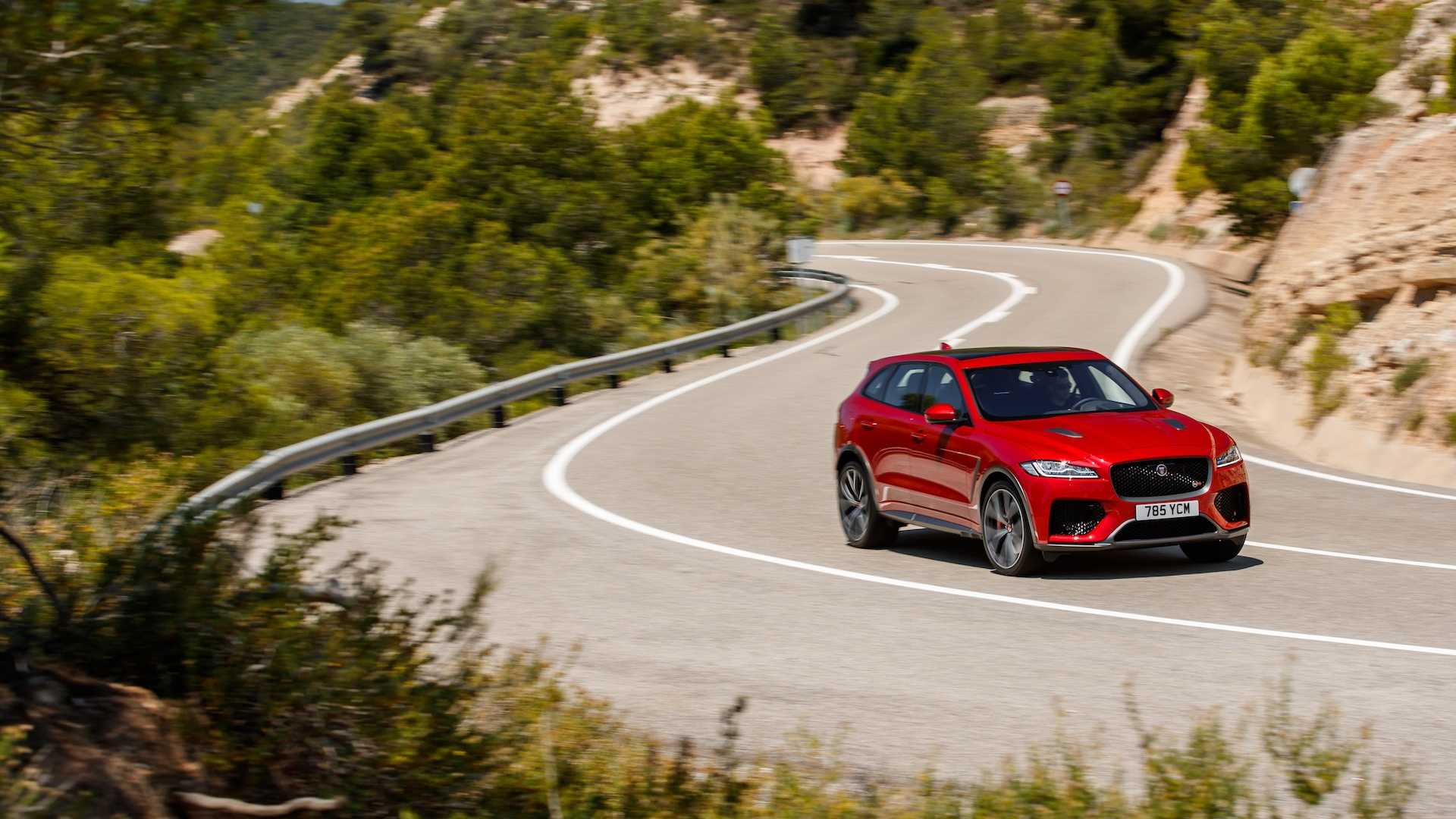 2019 Jaguar F-Pace SVR (Color: Firenze Red) Front Three-Quarter Wallpapers (14)