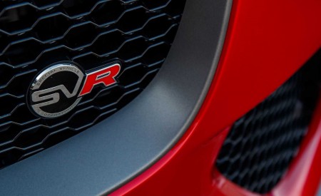 2019 Jaguar F-Pace SVR (Color: Firenze Red) Grill Wallpapers 450x275 (43)