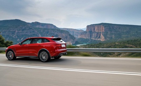 2019 Jaguar F-Pace SVR (Color: Firenze Red) Rear Three-Quarter Wallpapers 450x275 (29)