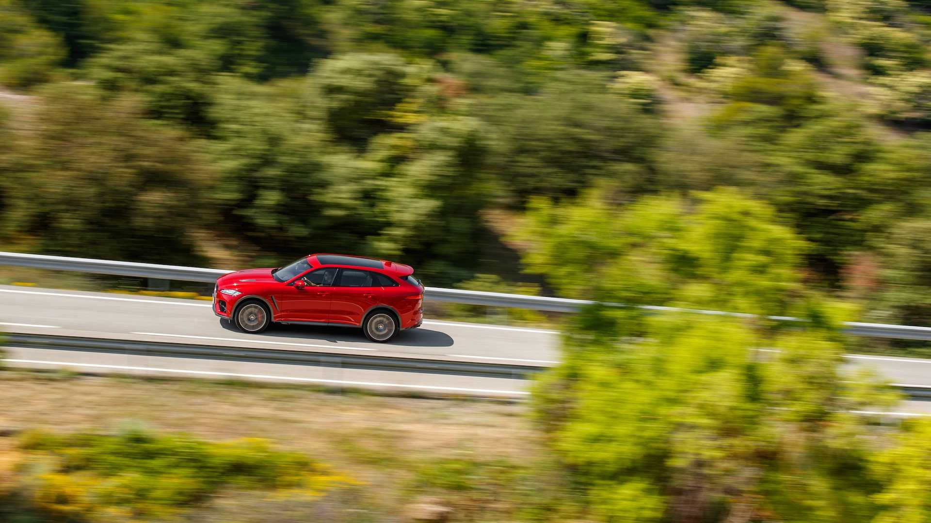 2019 Jaguar F-Pace SVR (Color: Firenze Red) Side Wallpapers (12)